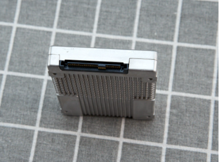 Intel P4420 7.68T U.2 SSDPE2NU076T801服務(wù)器存儲(chǔ)固態(tài)硬盤(pán)